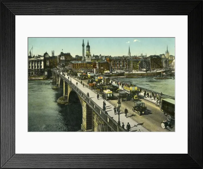 Framed Print : London Bridge, c1910. Creator: Unknown Framed Print : London Bridge, c1910. Creator: Unknown