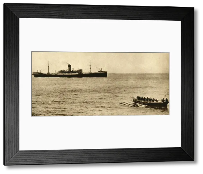 Framed Print : Royal navy cutter about to examine a ships papers, First World War, 1914-1918, (1933) Framed Print : Royal navy cutter about to examine a ships papers, First World War, 1914-1918, (1933)