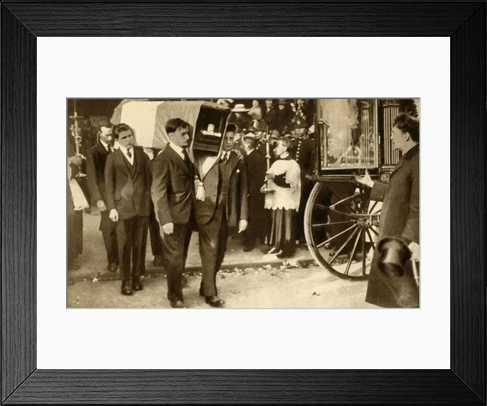 Framed Print : Funeral of Terence MacSwiney, Cork, Ireland, 31 October 1920, (1933). Creator: Unknown Framed Print : Funeral of Terence MacSwiney, Cork, Ireland, 31 October 1920, (1933). Creator: Unknown