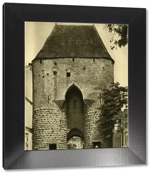 The Wiener Tor, Hainburg an der Donau, Lower Austria, c1935. Creator: Unknown