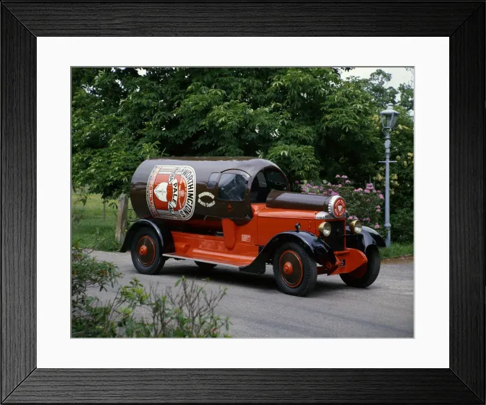 Framed Print : 1927 Daimler Bottle Van. Creator: Unknown Framed Print : 1927 Daimler Bottle Van. Creator: Unknown