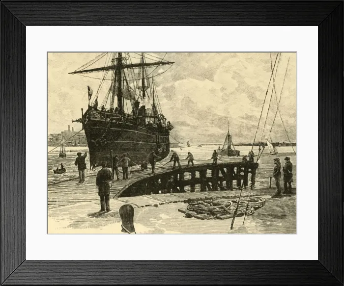 Framed Print : Arrival of a Steamer at Southampton Docks, 1898. Creator: Unknown Framed Print : Arrival of a Steamer at Southampton Docks, 1898. Creator: Unknown
