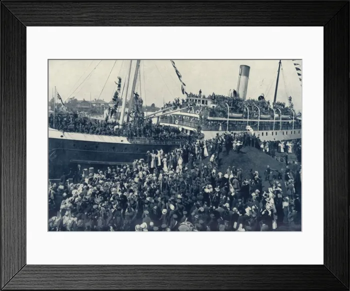 Framed Print : Canadas Enthusiastic Response to the Call of the Motherland, c1915 (1916). Creator: Unknown Framed Print : Canadas Enthusiastic Response to the Call of the Motherland, c1915 (1916). Creator: Unknown