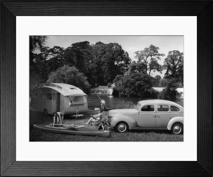 Framed Print : 1939 Ford V8-91 with caravan. Creator: Unknown Framed Print : 1939 Ford V8-91 with caravan. Creator: Unknown