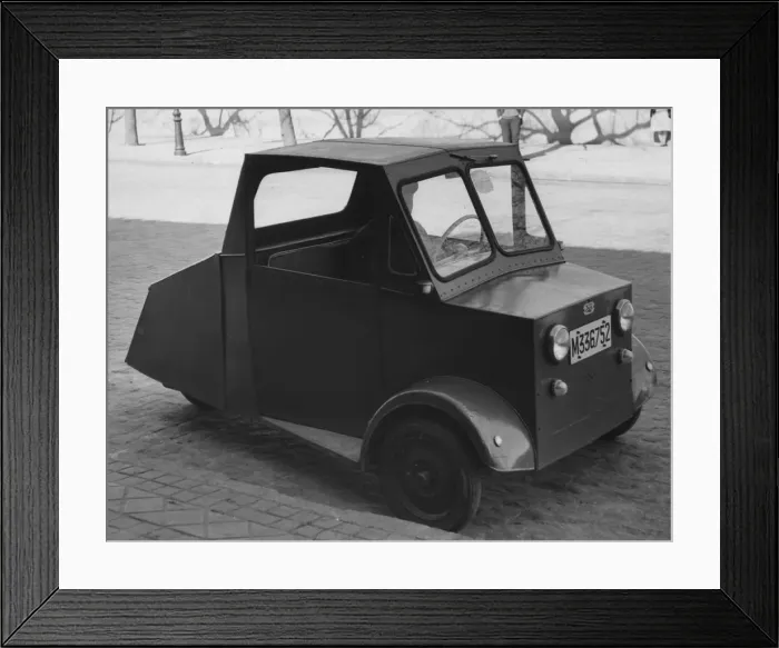 Framed Print : 1956 Iresa 3 wheeler. Creator: Unknown Framed Print : 1956 Iresa 3 wheeler. Creator: Unknown