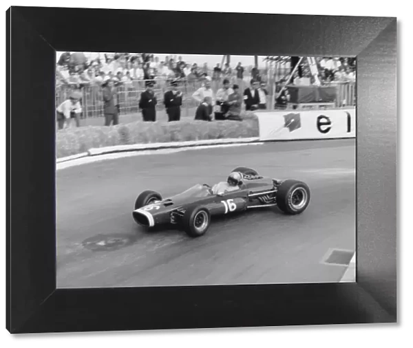 McLaren BRM, Bruce McLaren 1967 Monaco Grand Prix. Creator: Unknown