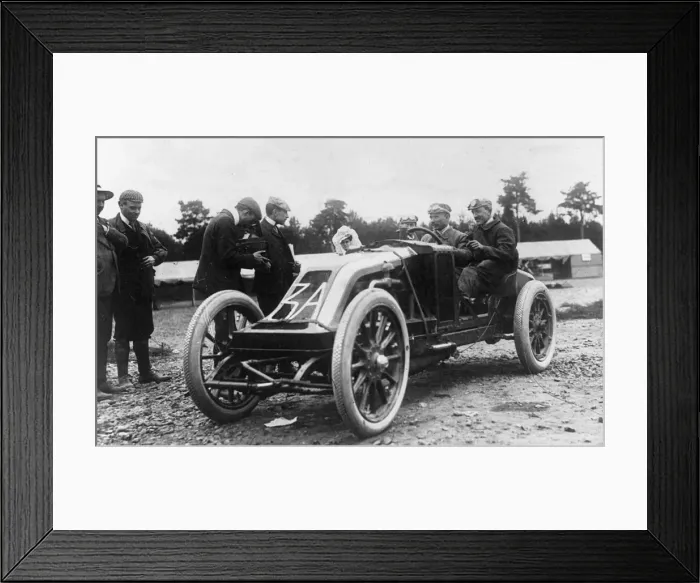 Framed Print : 1906 Renault, Szisz in Grand Prix de L ACF. Creator: Unknown Framed Print : 1906 Renault, Szisz in Grand Prix de L ACF. Creator: Unknown