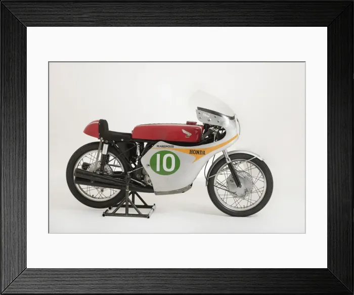 Framed Print : 1961 Honda RC162, Mike Hailwood. Creator: Unknown Framed Print : 1961 Honda RC162, Mike Hailwood. Creator: Unknown