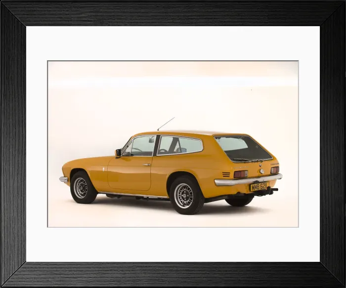 Framed Print : 1972 Reliant Scimitar GTE. Creator: Unknown Framed Print : 1972 Reliant Scimitar GTE. Creator: Unknown
