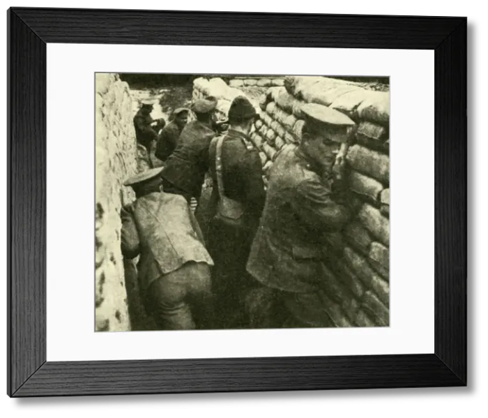 Framed Print : Canadian soldiers on the Western Front, First World War, c1916, (c1920). Creator: Unknown Framed Print : Canadian soldiers on the Western Front, First World War, c1916, (c1920). Creator: Unknown