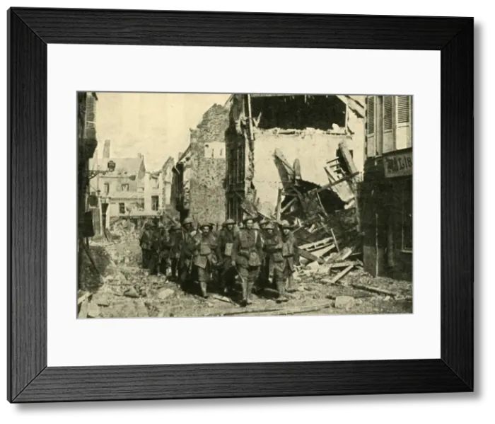 Framed Print : British troops in Peronne, northern France, First World War, 18 March 1917, (c1920) Framed Print : British troops in Peronne, northern France, First World War, 18 March 1917, (c1920)