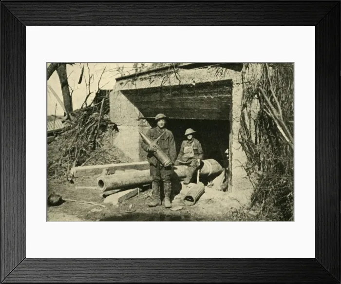 Framed Print : a captured 8-inch naval gun in its concrete emplacement, First World War, c1917, (c1920) Framed Print : a captured 8-inch naval gun in its concrete emplacement, First World War, c1917, (c1920)
