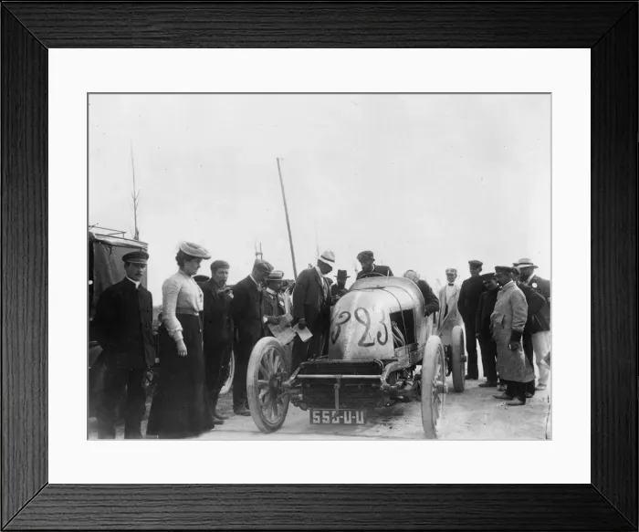 Framed Print : Hotchkiss, Le Blon at 1904 Ostend Speed Trials. Creator: Unknown Framed Print : Hotchkiss, Le Blon at 1904 Ostend Speed Trials. Creator: Unknown