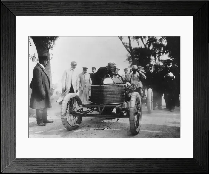 Framed Print : Darracq, Kenelm Lee Guinness at 1905 Ostend Speed trials. Creator: Unknown Framed Print : Darracq, Kenelm Lee Guinness at 1905 Ostend Speed trials. Creator: Unknown
