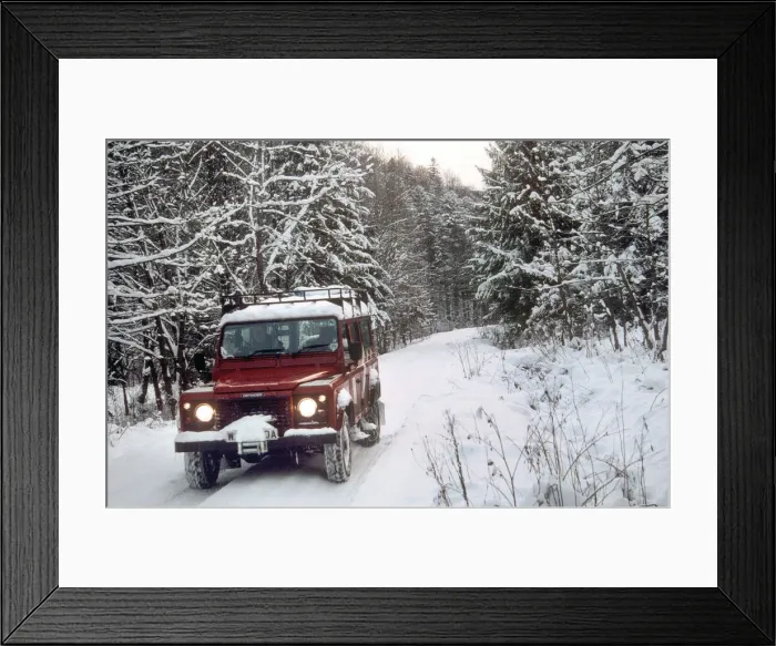 Framed Print : 2001 Land Rover Defender driving in snowy conditions. Creator: Unknown Framed Print : 2001 Land Rover Defender driving in snowy conditions. Creator: Unknown