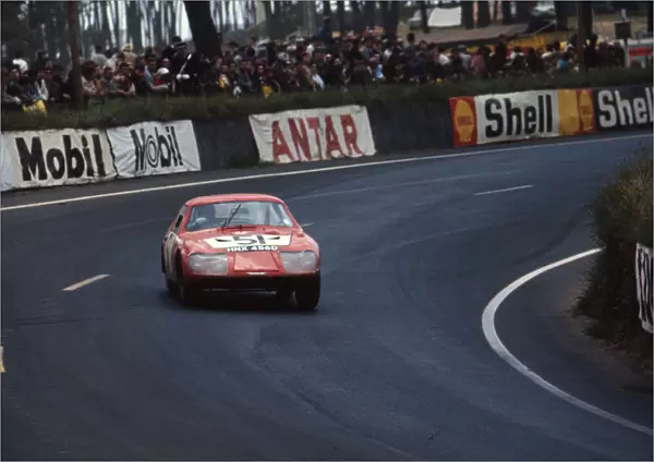 Austin - Healey Sprite, Baker - Hedges 1967, Le Mans 24 hour race. Creator: Unknown