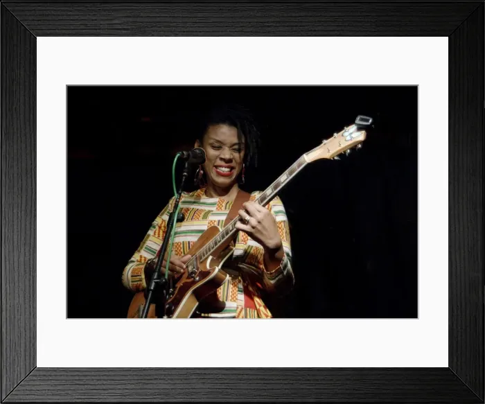 Framed Print : Carmen Souza, Carmen Souzas Silver Messengers, Verdict Jazz Club, Brighton East Sussex, 2019 Framed Print : Carmen Souza, Carmen Souzas Silver Messengers, Verdict Jazz Club, Brighton East Sussex, 2019