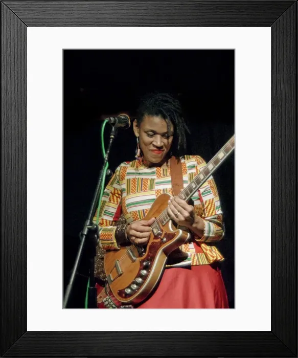 Framed Print : Carmen Souza, Carmen Souzas Silver Messengers, Verdict Jazz Club, Brighton East Sussex, 2019 Framed Print : Carmen Souza, Carmen Souzas Silver Messengers, Verdict Jazz Club, Brighton East Sussex, 2019