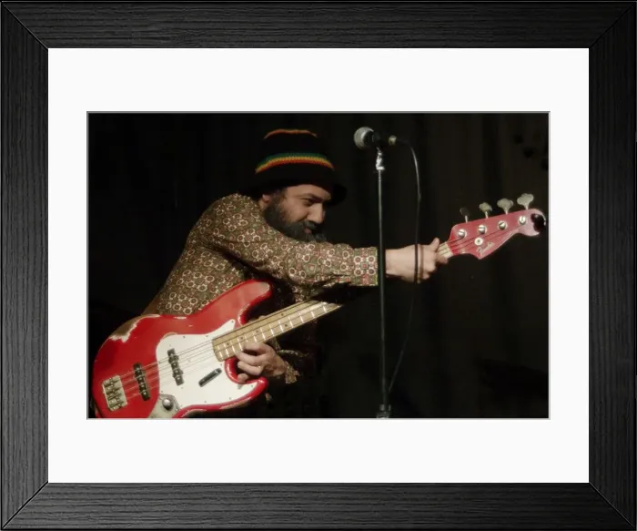 Framed Print : Theo Pascal, Carmen Souzas Silver Messengers, Verdict Jazz Club, Brighton East Sussex, 2019 Framed Print : Theo Pascal, Carmen Souzas Silver Messengers, Verdict Jazz Club, Brighton East Sussex, 2019