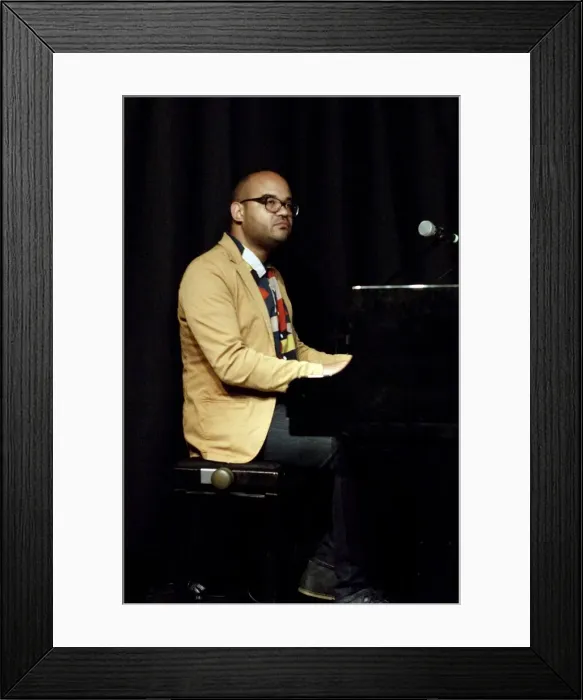 Framed Print : Benjamin Burrell, Carmen Souzas Silver Messengers, Verdict Jazz Club, Brighton East Sussex, 2019 Framed Print : Benjamin Burrell, Carmen Souzas Silver Messengers, Verdict Jazz Club, Brighton East Sussex, 2019
