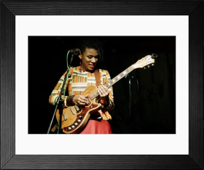 Framed Print : Carmen Souza, Carmen Souzas Silver Messengers, Verdict Jazz Club, Brighton East Sussex, 2019 Framed Print : Carmen Souza, Carmen Souzas Silver Messengers, Verdict Jazz Club, Brighton East Sussex, 2019