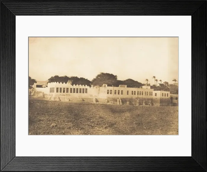 Framed Print : Vue du Divan et du Palais du Gouverneur, a Syout, 1849-50. Creator: Maxime du Camp