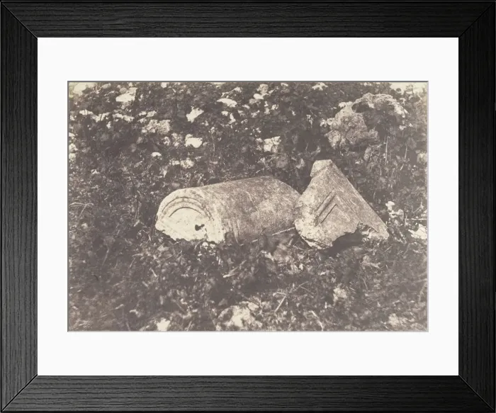 Framed Print : Jerusalem, Tombeau des rois de Juda, Couvercle de sarcophage et fragment d une porte Framed Print : Jerusalem, Tombeau des rois de Juda, Couvercle de sarcophage et fragment d une porte