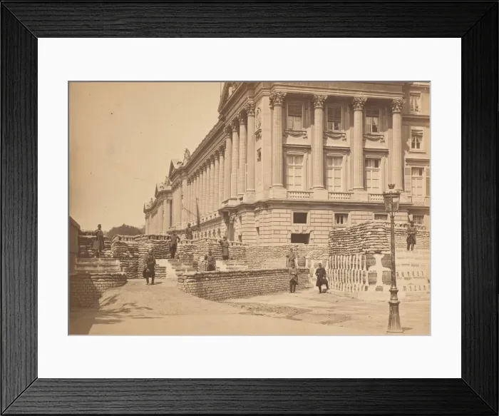 Framed Print : [Barricades pres de Ministere de la Marine et l Hotel Crillon], 1871