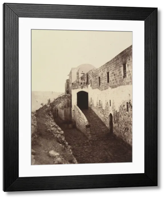 Framed Print : Entree d une caserne turque. C est a cette porte que les pè Framed Print : Entree d une caserne turque. C est a cette porte que les pè