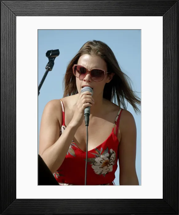 Framed Print : Kat Eaton, The Coalminers, Jazz on the Vine, Sevenoaks, Kent, 13 Sep 2020 Framed Print : Kat Eaton, The Coalminers, Jazz on the Vine, Sevenoaks, Kent, 13 Sep 2020