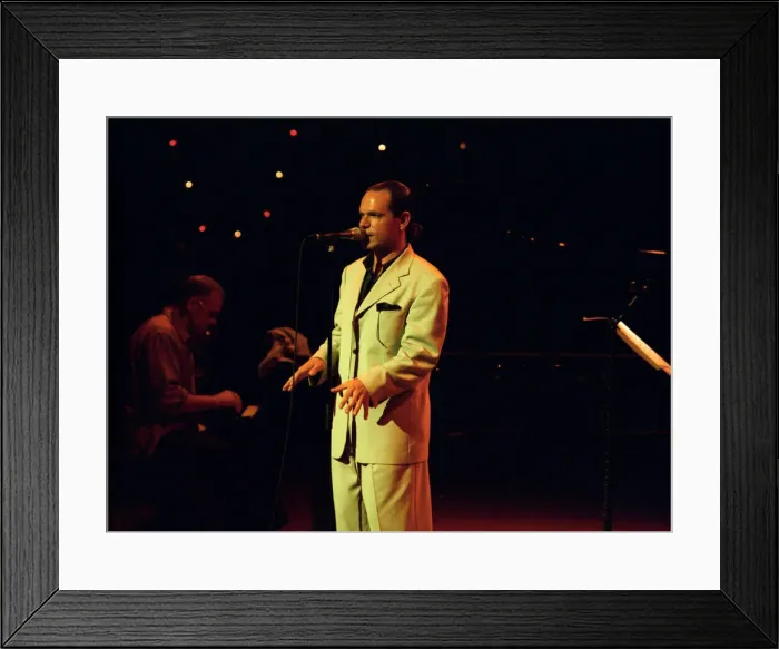 Framed Print : Kurt Elling, Brecon Jazz Festival, Brecon, Powys, Wales, Aug 2003 Framed Print : Kurt Elling, Brecon Jazz Festival, Brecon, Powys, Wales, Aug 2003