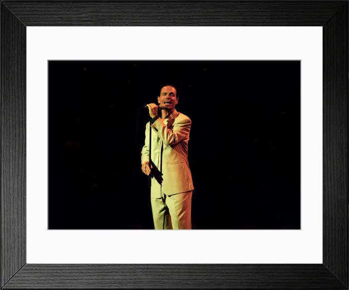 Framed Print : Kurt Elling, Brecon Jazz Festival, Brecon, Powys, Wales, Aug 2003 Framed Print : Kurt Elling, Brecon Jazz Festival, Brecon, Powys, Wales, Aug 2003