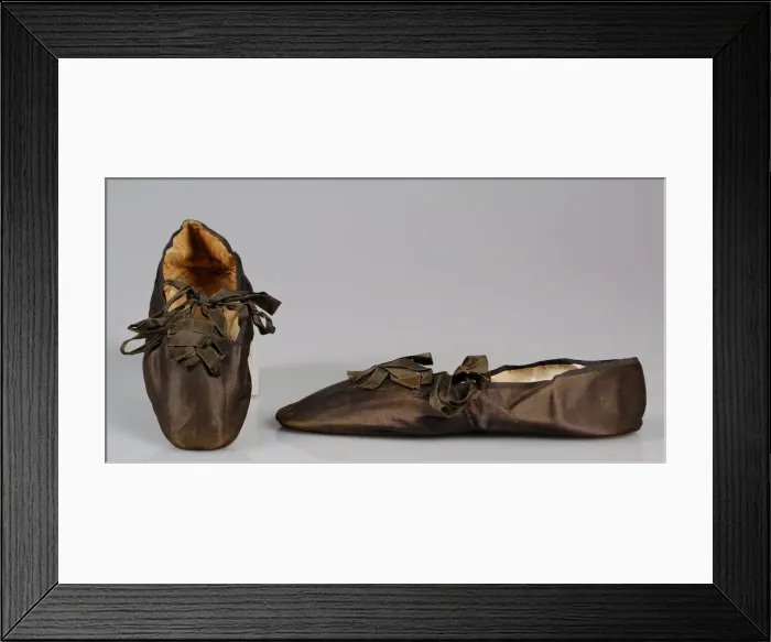 Framed Print : Evening slippers, British, 1825-35. Creator: Borsley Framed Print : Evening slippers, British, 1825-35. Creator: Borsley