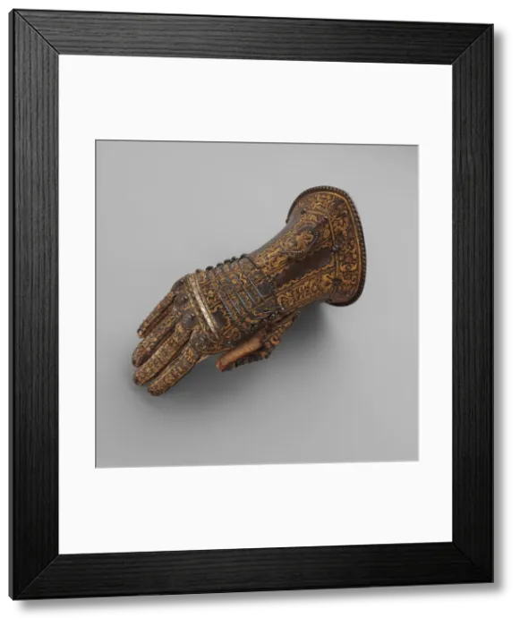 Framed Print : Gauntlet for the Right Hand, Belonging to the armour of Don Alonzo Pé Framed Print : Gauntlet for the Right Hand, Belonging to the armour of Don Alonzo Pé