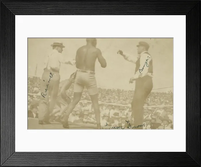 Framed Print : Photographic postcard of James J. Jeffries staggering away from Jack Johnson, 1910 Framed Print : Photographic postcard of James J. Jeffries staggering away from Jack Johnson, 1910