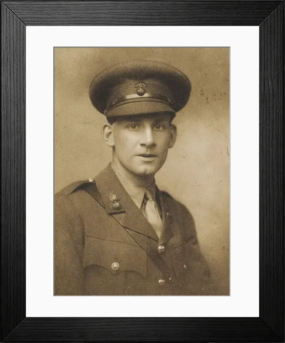 Framed Print : Portrait of the poet Siegfried Loraine Sassoon (1886-1967), 1915 Framed Print : Portrait of the poet Siegfried Loraine Sassoon (1886-1967), 1915