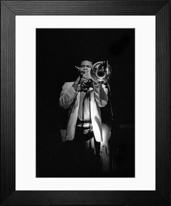 Framed Print : Robin Eubanks, Ronnie Scotts Jazz Club, Soho, London, May 1990 Framed Print : Robin Eubanks, Ronnie Scotts Jazz Club, Soho, London, May 1990