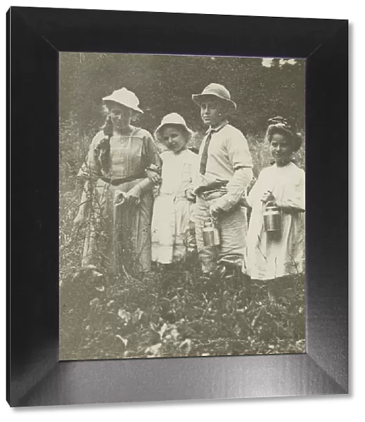 Untitled (Flora, Elizabeth, Howard & Kitty in Lake George field), 1903  /  05