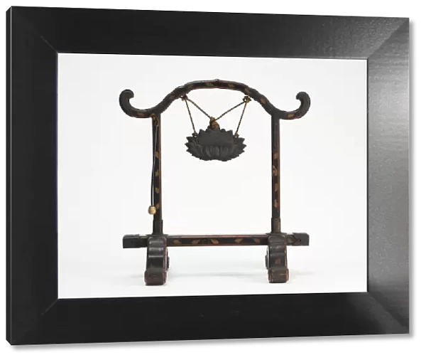 Frame for a gong with a bronze gong suspended by a cord; mallet hanging, Edo period