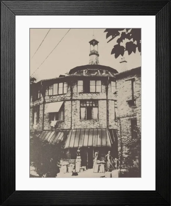 Framed Print : La Ruche, Montparnasse, c. 1918. Creator: Anonymous Framed Print : La Ruche, Montparnasse, c. 1918. Creator: Anonymous