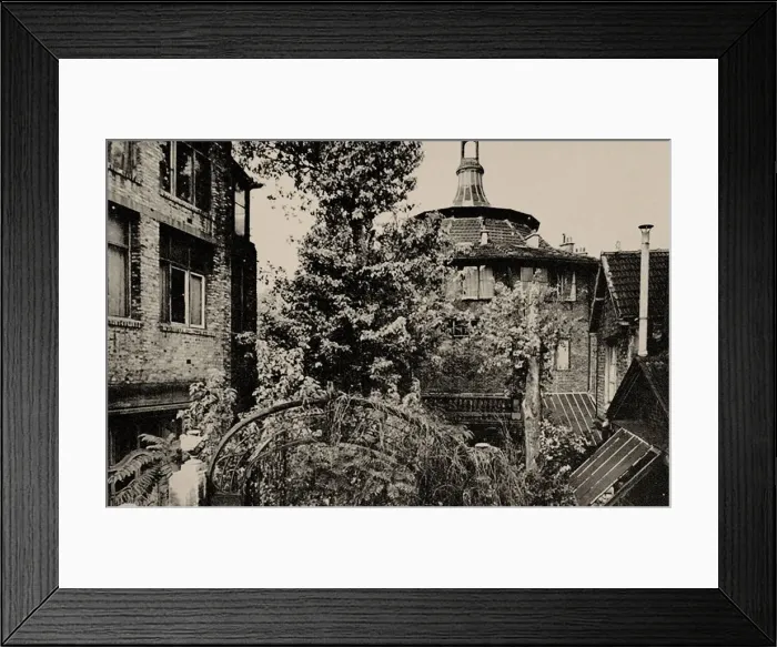 Framed Print : La Ruche, Montparnasse, 1920s. Creator: Anonymous Framed Print : La Ruche, Montparnasse, 1920s. Creator: Anonymous