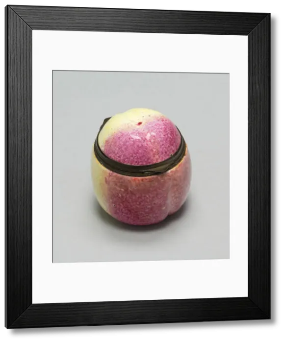 Framed Print : Bonbonniere in the form of an Apple, England, 1780 / 1800. Creator: Unknown Framed Print : Bonbonniere in the form of an Apple, England, 1780 / 1800. Creator: Unknown