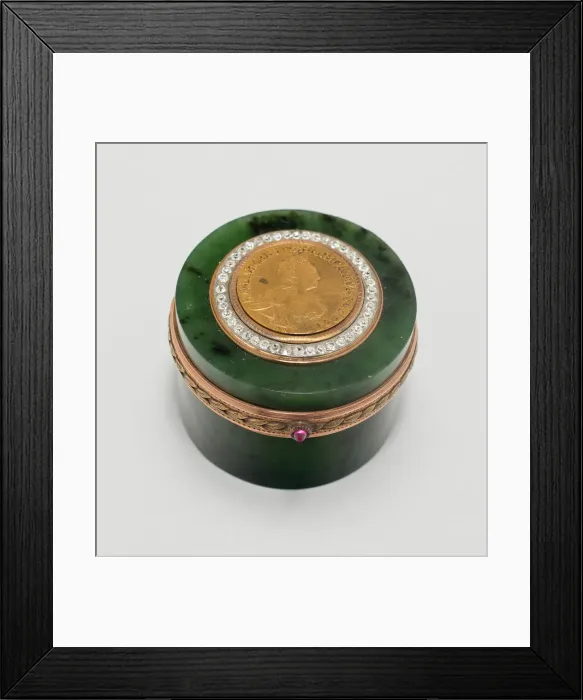 Framed Print : Pillbox, Saint Petersburg, 1850 / 1900. Creator: FabergeWorkshop Framed Print : Pillbox, Saint Petersburg, 1850 / 1900. Creator: FabergeWorkshop