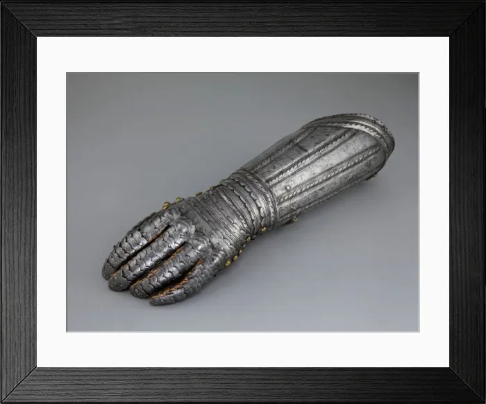 Framed Print : Parrying Gauntlet, Italy, 1550 / 1575. Creator: Unknown Framed Print : Parrying Gauntlet, Italy, 1550 / 1575. Creator: Unknown