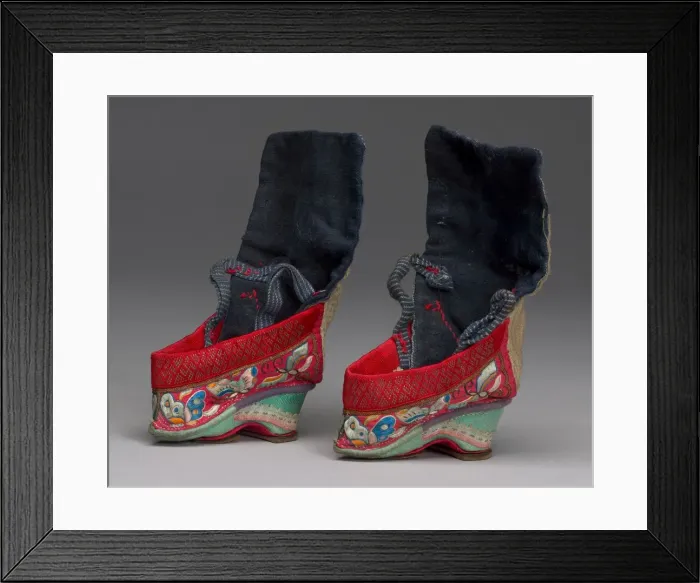 Framed Print : Childrens Shoes, China, Qing dynasty(1644-1911), late 18th  /  early 19th century