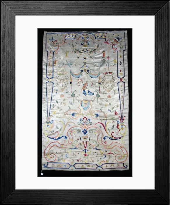 Framed Print : Hanging (Furnishing Fabric), China, Ming (1368-1644) / Qing dynasty (1644-1911) Framed Print : Hanging (Furnishing Fabric), China, Ming (1368-1644) / Qing dynasty (1644-1911)