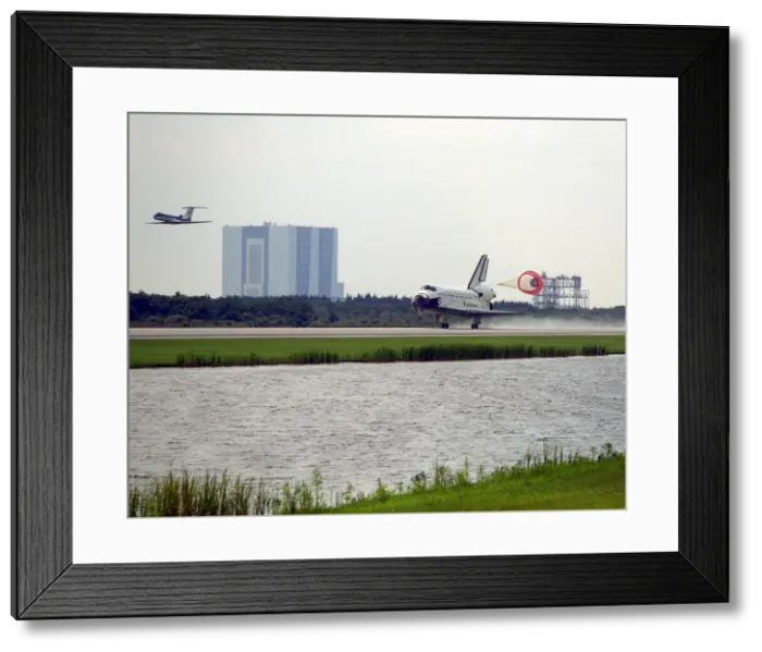 Framed Print : STS-84 landing, Florida, USA, May 24, 1997. Creator: NASA Framed Print : STS-84 landing, Florida, USA, May 24, 1997. Creator: NASA