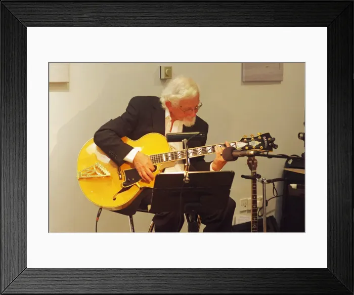 Framed Print : Dave Moorwood, The Pete Allen Band, Deanwood Park Golf Club, Newbury, Berks, 10th Oct Framed Print : Dave Moorwood, The Pete Allen Band, Deanwood Park Golf Club, Newbury, Berks, 10th Oct