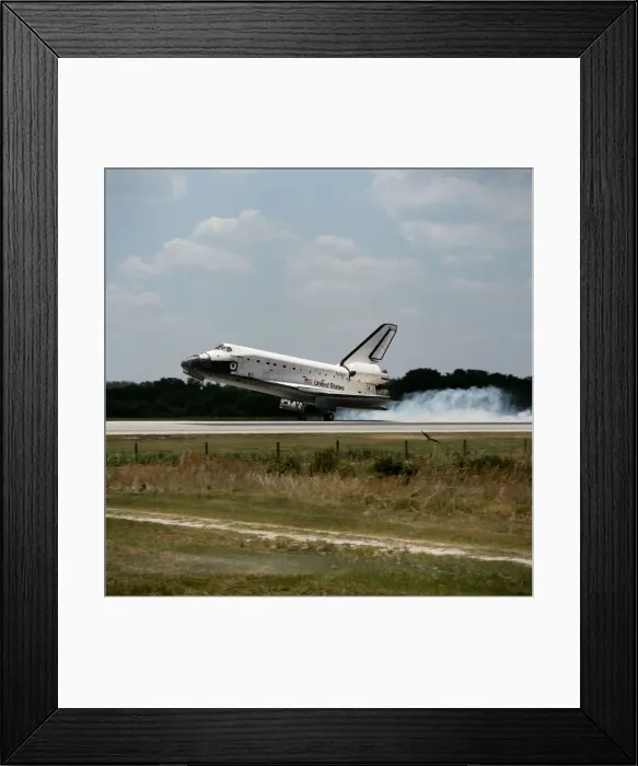 Framed Print : STS-91 landing, Florida, USA, June 12, 1998. Creator: NASA Framed Print : STS-91 landing, Florida, USA, June 12, 1998. Creator: NASA
