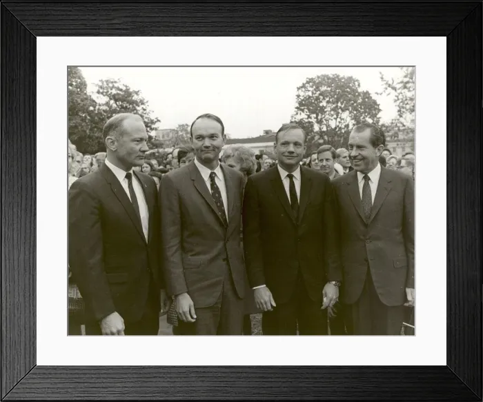 Framed Print : President Nixon meets the Apollo 11 astronauts on the lawn of the White House Framed Print : President Nixon meets the Apollo 11 astronauts on the lawn of the White House